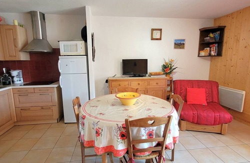Saint-Michel-de-Chaillol Apartment | Sunlit Ground Floor Apartment, Sleeps 5, South-Facing Terrace - Chaillol 1600