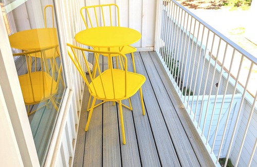 Downtown Apartment | Sunlit Haven - Walk to Downtown