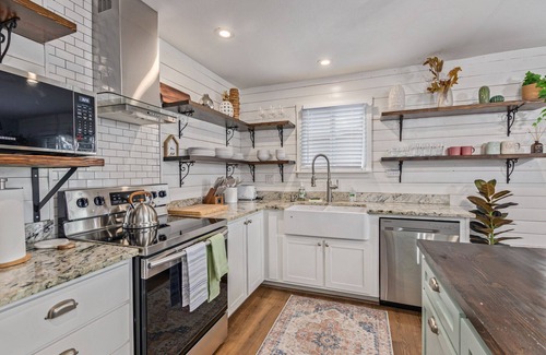 Camelback East House | Sunlit Mid-Mod Oasis Phoenix - LONG-TERM ONLY