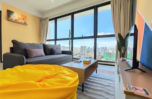 George Town Apartment | Sunlit Minimalist Suite, 7 Pax at Urban Suites Georgetown by SuperStay