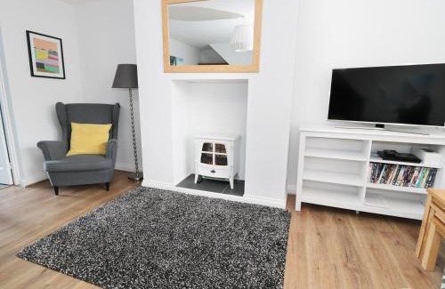 Seahouses House | Sunnie Cottage