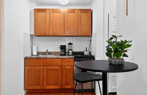 Center City West Apartment | Sunny 1/1 | Center City | Sofa Bed | Sleeps 6