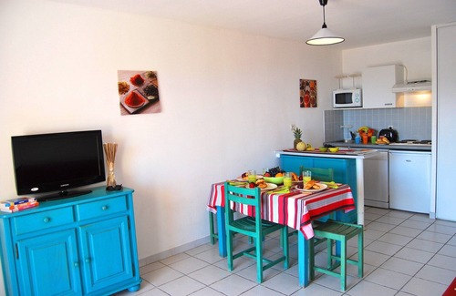 Cerbere Apartment | Sunny Apartment for Groups