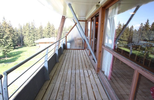 Chamrousse Apartment | Sunny Apartment Near Slopes with Terrace and Ski Lockers