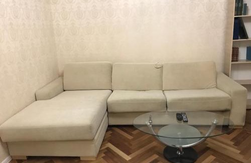 Pechers'kyi District Apartment | Sunny apartment overlooking the royal village