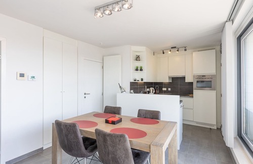 Middelkerke Apartment | Sunny apartment with open terrace