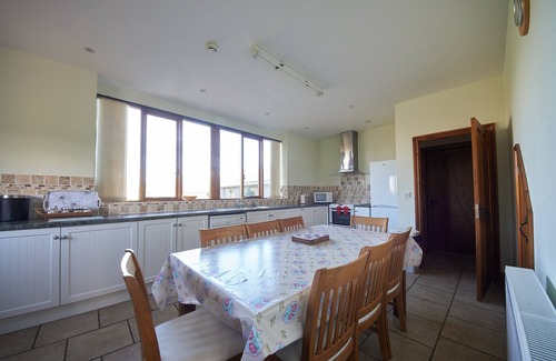 Woolland House | Sunny Barn Stay, Hot Tub & Countryside Views – Helena, The Victorian Barn Dorset