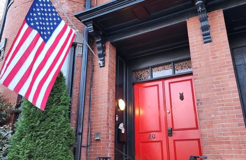 Highland Park Apartment | SUNNY! *BOOK NOW!* FABULOUS! * UbEr Cool* Minutes to Center!