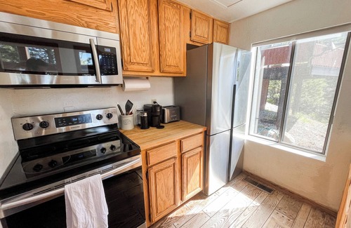 Incline Village House | Sunny Cabin with Lake View Deck and Fast Wifi