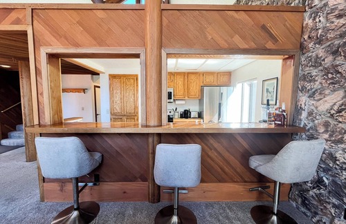 Incline Village House | Sunny Cabin with Lake View Deck and Fast Wifi