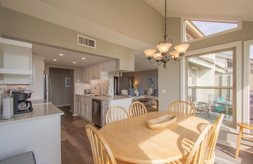 Saint Helena Island Villa | Sunny Condo w/Gorgeous Ocean Views Near Beach Club, Tennis, & Sandbar
