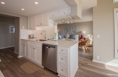 Saint Helena Island Villa | Sunny Condo w/Gorgeous Ocean Views Near Beach Club, Tennis, & Sandbar