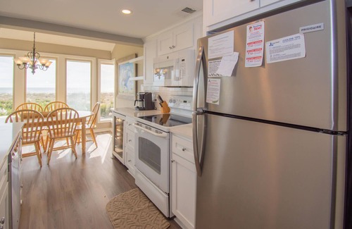 Saint Helena Island Villa | Sunny Condo w/Gorgeous Ocean Views Near Beach Club, Tennis, & Sandbar
