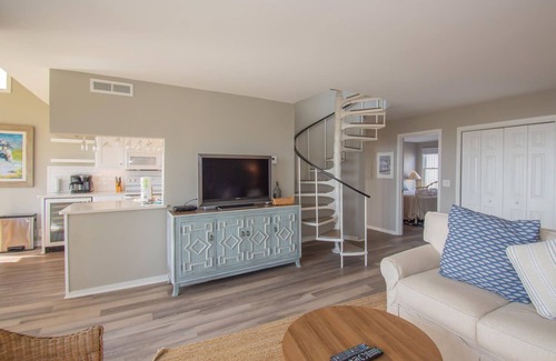 Saint Helena Island Villa | Sunny Condo w/Gorgeous Ocean Views Near Beach Club, Tennis, & Sandbar