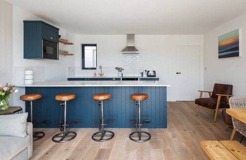 Hope-Cove Apartment | Sunny Cove - a luxury coastal apartment moments from the beach