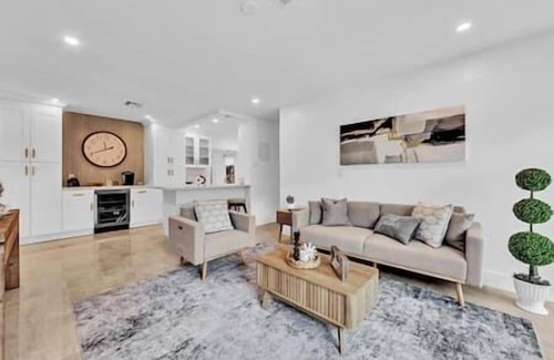 Middle River Terrace House | Sunny Days Getaway, 5BD Heated Pool Family Home!