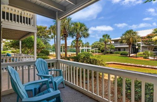 Seagrove Beach House | Sunny Daze at Beachwood Villas - Walk to Beach Outdoor Pools & More