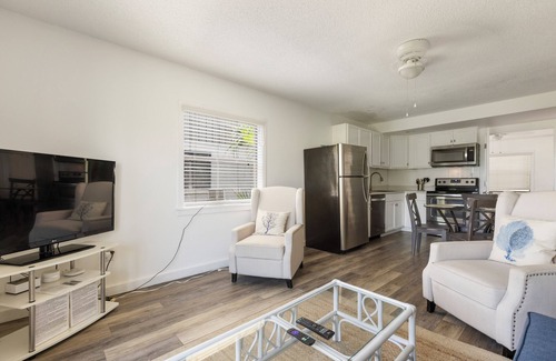 Sea Dunes Condo | Sunny Daze Sea Dunes Townhome - Pool - Green Turtle B6 Down