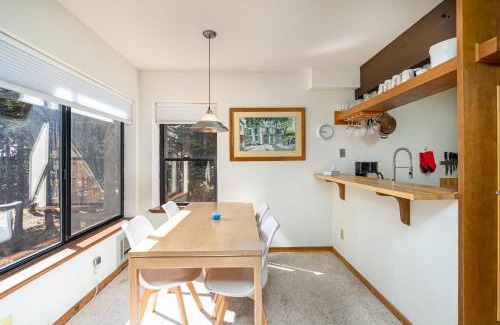 Bear Valley House | Sunny End Unit Condo! - Tamarack #20