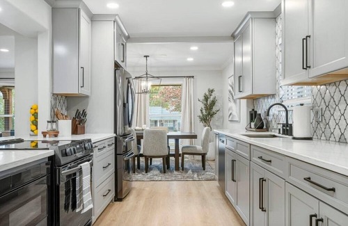 South Tulsa House | Sunny Escape Complete Reno W/Pool