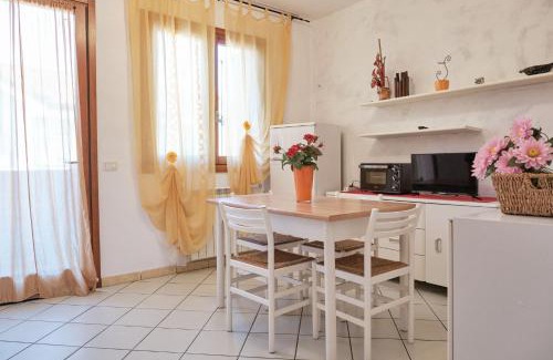 Rosapineta Apartment | Sunny holiday flat-Beahost