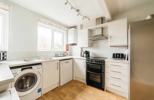 Bath House | Sunny Home With Hot Tub, En-Suites & Free Parking