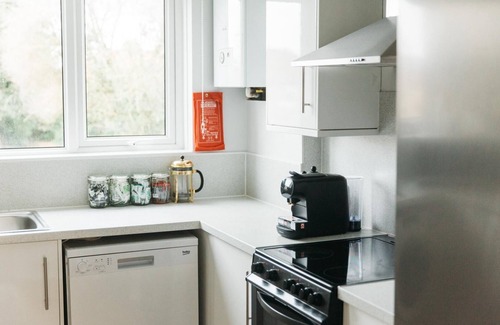 Bath House | Sunny Home With Hot Tub, En-Suites & Free Parking