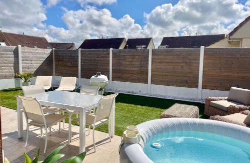 Calais House | Sunny House - Maison avec Jacuzzi, à 10 min de la mer