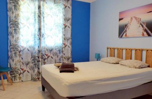 Ollioules House | Sunny house with garden and private pool
