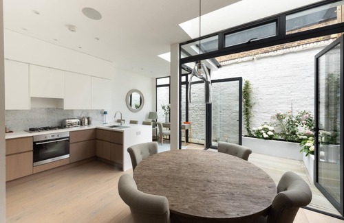 Chelsea House | Sunny in Chelsea - Luxurious 3 Bedroom Chelsea Home