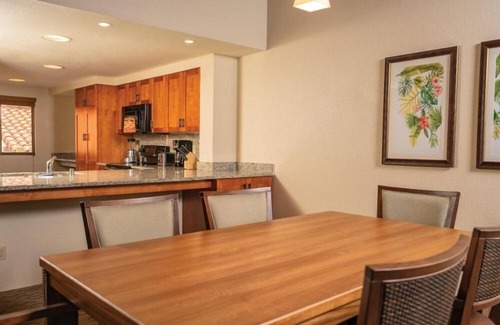 Kahaluu-Keauhou Hotel | Sunny Kona Coast 2BR Retreat with Pool & Balcony
