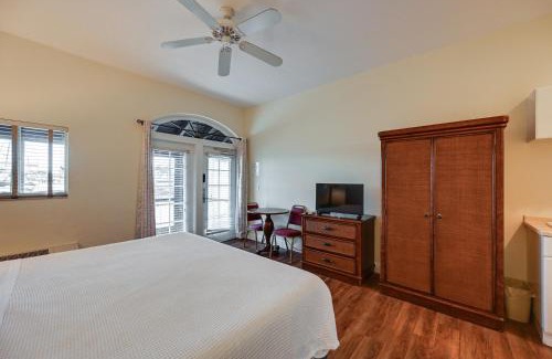 Naples Apartment | Sunny Naples Escape with Heated Community Pool!
