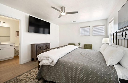 Washington Apartment | Sunny Reunion