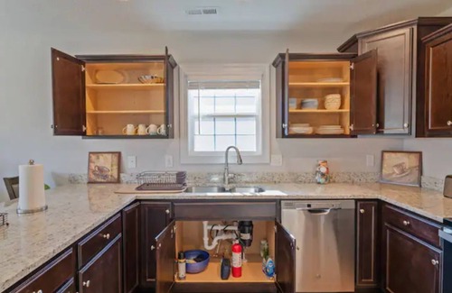 Piney Green House | Sunny Side Haven in Jacksonville