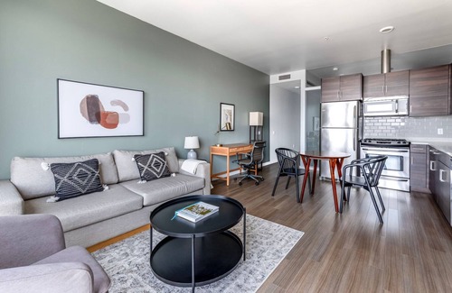 Mid-Market Apartment | Sunny Soma 1BR w/Yoga, Rooftop & Movie Theater, nr Bars, by Blueground