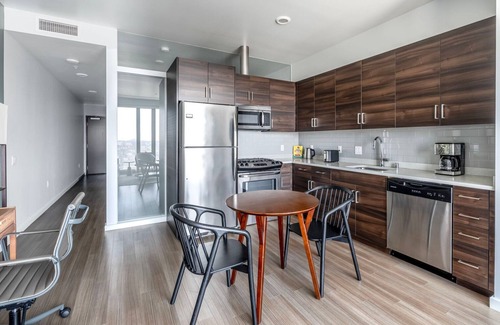 Mid-Market Apartment | Sunny Soma 1BR w/Yoga, Rooftop & Movie Theater, nr Bars, by Blueground