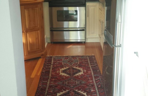 Kitsilano House | Sunny South-Facing fully furnished one bedroom suite with a 10 X 20 Deck