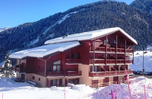 Beaufort Apartment | Sunny Studio Cabin at the Foot of Planay Slopes, Perfect for Families