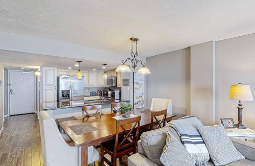 Crescent Beach Condo | Sunny & stylish condo with an ocean view, on-site pool, beach access, & AC
