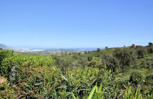 Ojen Apartment | Sunny Terrace Near Marbella