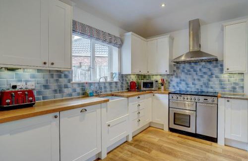 Winterton-on-Sea House | Sunny View by Winterton Cottages