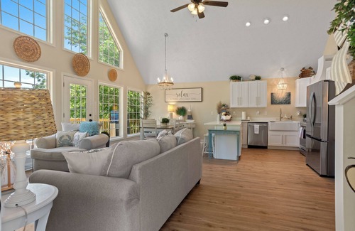 Milledgeville House | Sunnyside Retreat Beautiful 3 Story Lakehouse with Breathtaking Lake Views