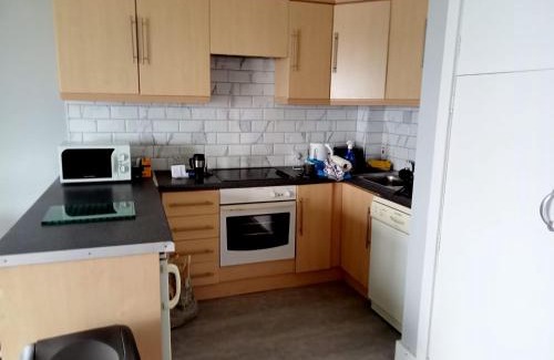 Youghal Apartment | Sunnyside View Apartment -modern & cosy apartment with magnificent views to match