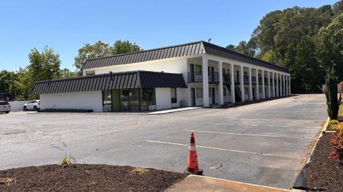 North Newport News Hotel | Sunrise Inn By OYO Newport News US-60