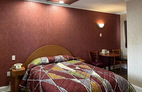 West Babylon Hotel | Sunrise Inn Motel