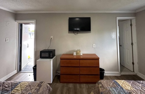 West Babylon Hotel | Sunrise Inn Motel