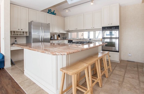 Canandaigua Cottage | Sunrise Lake House - Stunning Canandaigua Lake Views!