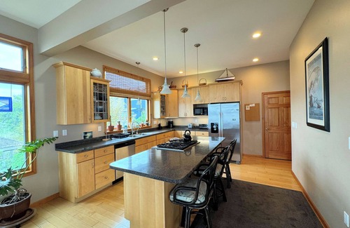 Deep Hole House | Sunrise Over Little Oyster Bay - 4BR Waterfront home with decks & pier.