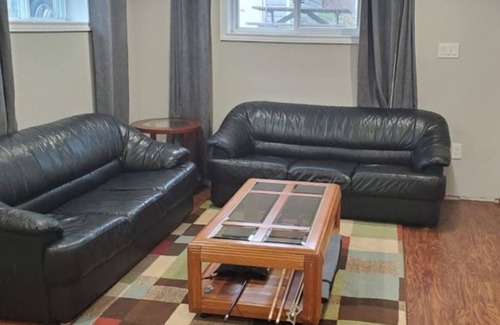 Carden Cottage | Sunrise Sunset Retreat - Affordable 3Br Waterfront Cottage w/ Pool Table