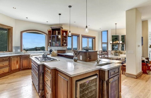 Hayesville House | Sunrise to Sunset - Luxury reatreat, stunning views, swim spa!